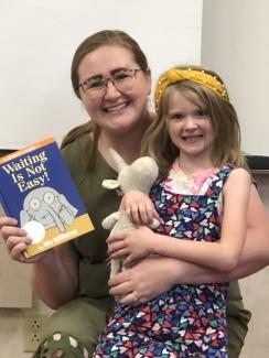 Mystery Reader and her daughter